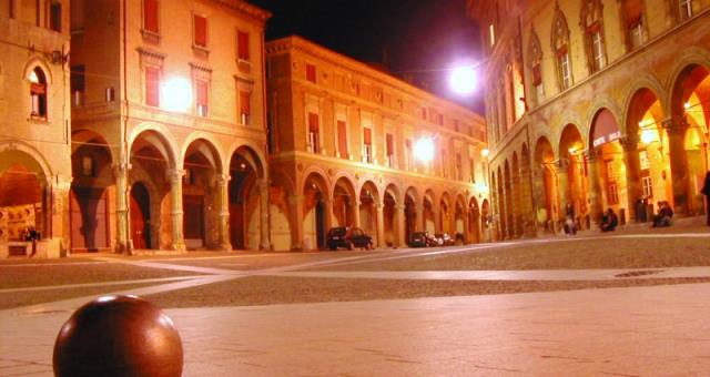 Devi soggiornare a Bologna almeno 3 notti? L’Hotel San Donato ha l’offerta giusta per te! Con Lunghi Soggiorni potrai infatti soggiornare con il 20% di sconto sulle migliori tariffe a disposizione!