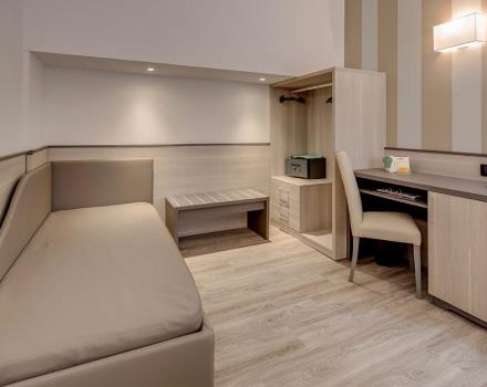 Das komfortable und praktische Familienzimmer X 3 der im Hotel San Donato Bologna