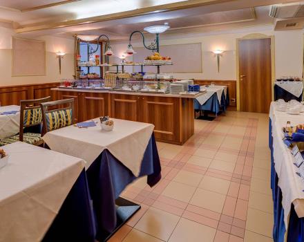 Entdecken Sie das reichhaltige Frühstück im 4-Sterne Hotel San Donato Bologna