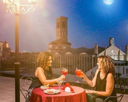 The aperitif on the terrace of the Hotel San Donato admiring Bologna